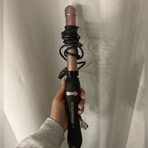 Beachwaver B1 curling iron, great condition, only used like once!!
